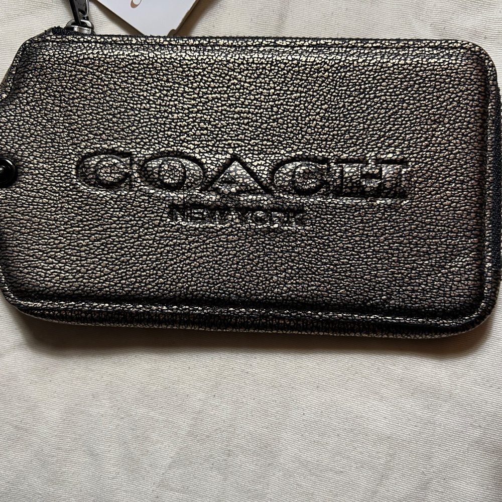 RARE Authentic Giant Coach Metallic Brass Leather Hangtag  Wallet Case - Picture 2 of 11